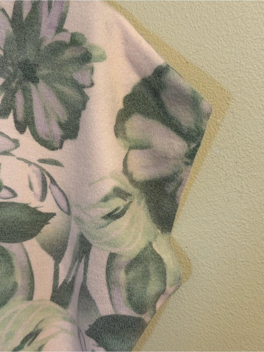 Sioni Floral Short Sleeve Knit Top Green Purple V-Neck Lightweight Size M - Picture 3 of 8
